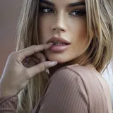 Ada Lapiedra VIP