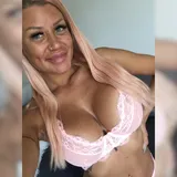 Elle Max 🍒🫦